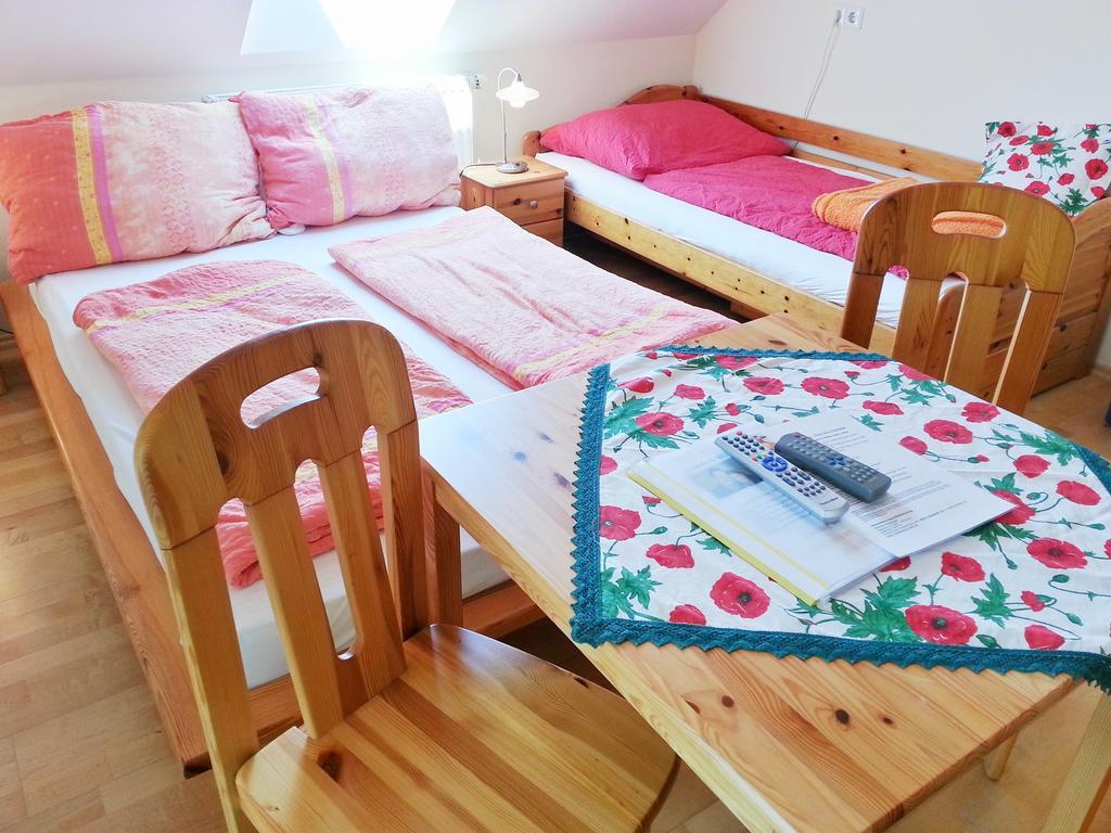 Bed and Breakfast Gastehaus Zur Schonen Aussicht Spitz an der Donau Zimmer foto