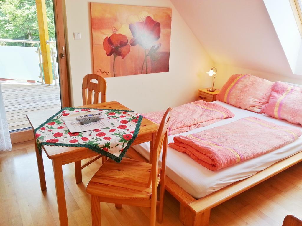 Bed and Breakfast Gastehaus Zur Schonen Aussicht Spitz an der Donau Zimmer foto